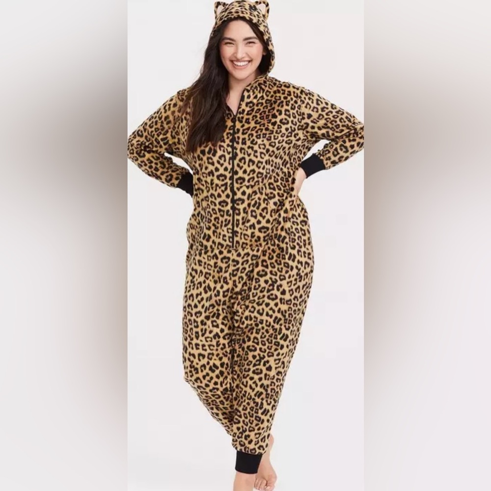 NWOT Torrid full-length cat ears hooded sleep onesie size 1X/2X